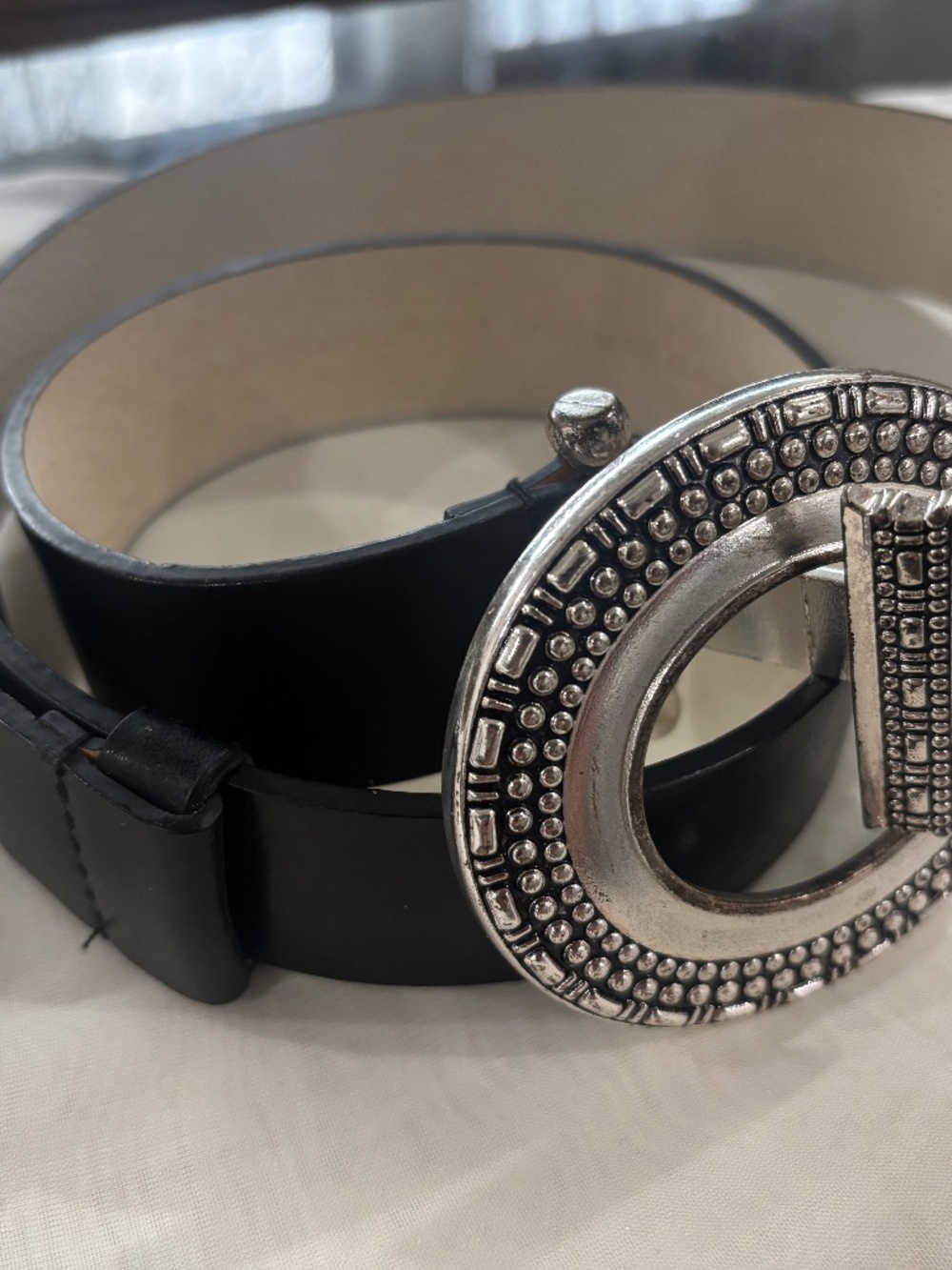 Belt - Adjustable black leather